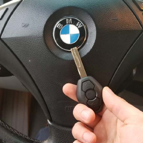 automotive locksmith